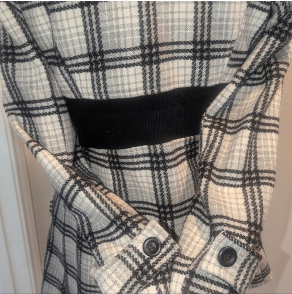 Plaid Double-Breasted Women's Coat - Picture 9 of 13